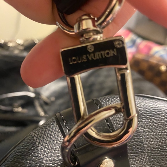 Louis Vuitton travel bag! - Picture 5 of 6